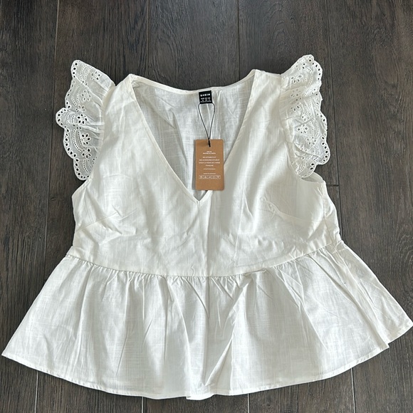 Flutter sleeve top - Picture 1 of 2